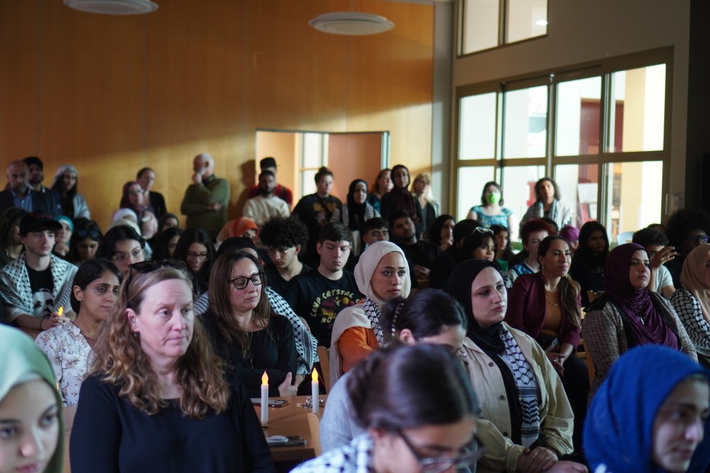 Vigil for Gaza brings diverse crowd to U&nbsp;building